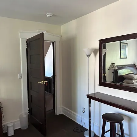 Victorian Palace- Mahogany Room East Orange Exterior photo