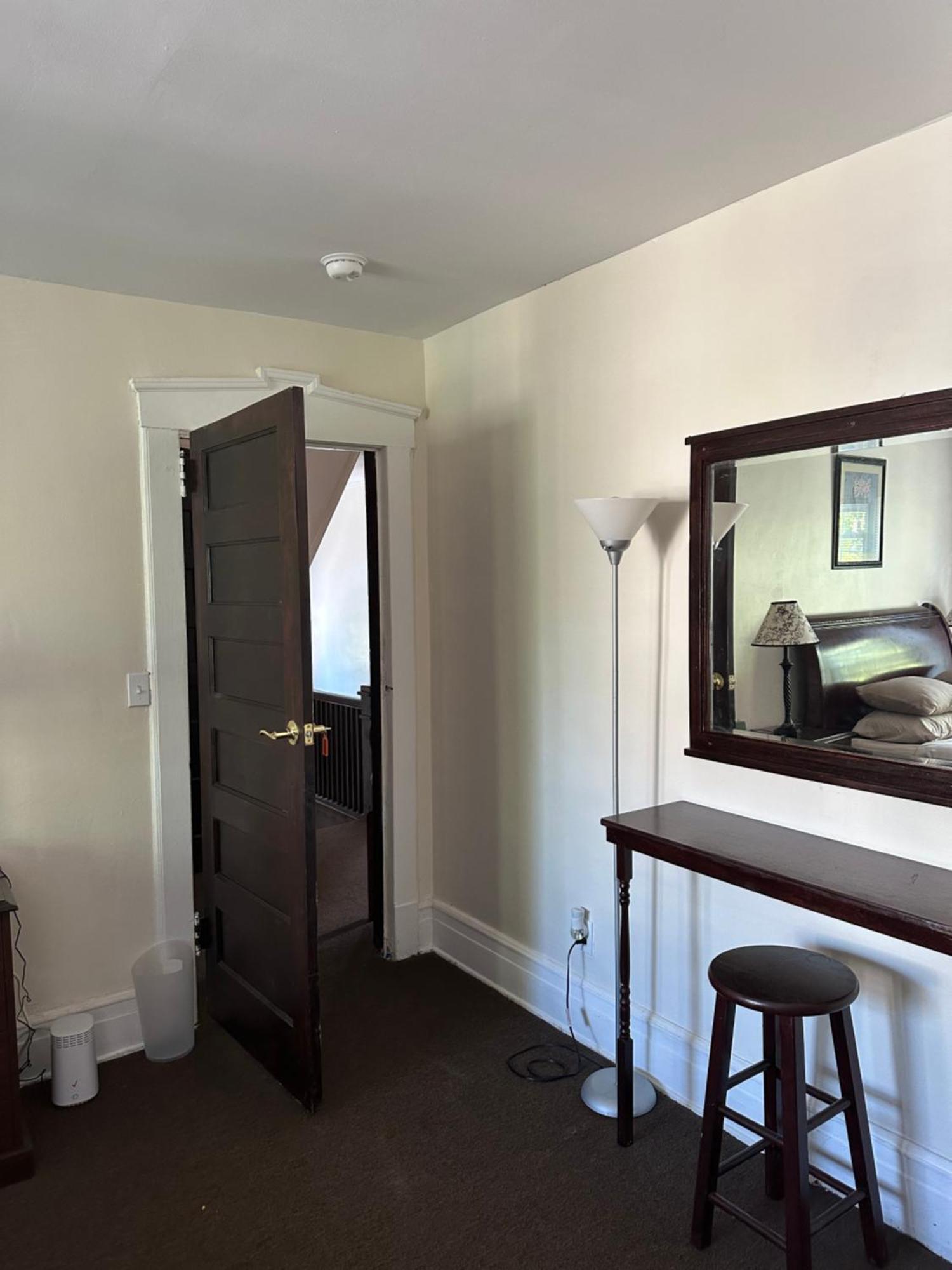 Victorian Palace- Mahogany East Orange
